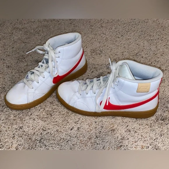 Women’s Nike high top sneakers - Picture 1 of 3